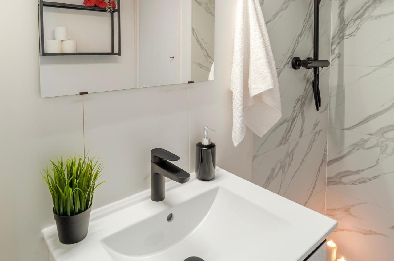 Estudio En 1ª Linea Con Vistas Al Puerto Deportivo By Insidehome 엠푸리아브라바 외부 사진